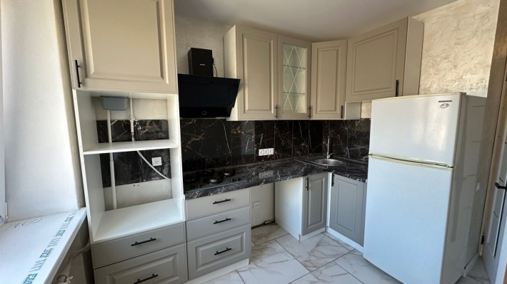 Продаж 3к кв. з новим ремонтом в центрі (вул.Артилерійська) - фото 1