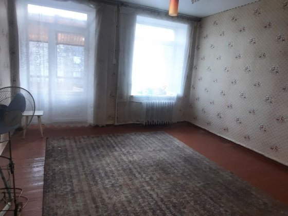 Продаю срочно 3комн.кв Адмиральская, сталинка,пустая, документы готовы Миколаїв