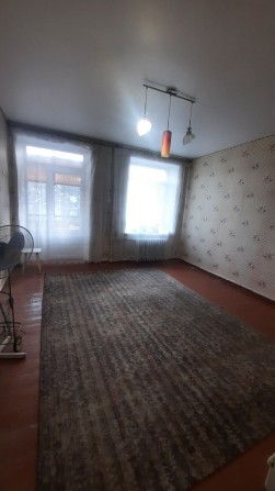 Продаю срочно 3комн.кв Адмиральская, сталинка,пустая, документы готовы - фото 1