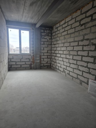 Продам квартиру в центре на Набережной - фото 1