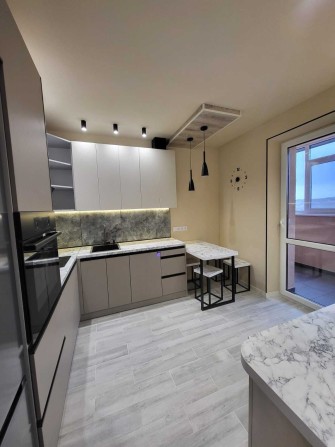 ЖК Гидропарк,ул Борткевича, 7! Продам новую 1 ком квартиру пл 40м2! A - фото 1