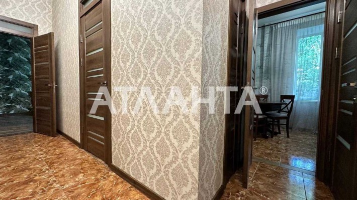 Срочная продажа двухкомнатная квартира (сталинка) на ул. Ришельевской - фото 1