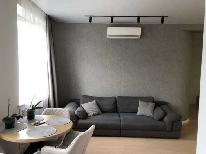 Продам 3 комн квартиру 68м2 Капитальный Рем 3/9 метро Индустриальна OA - фото 1