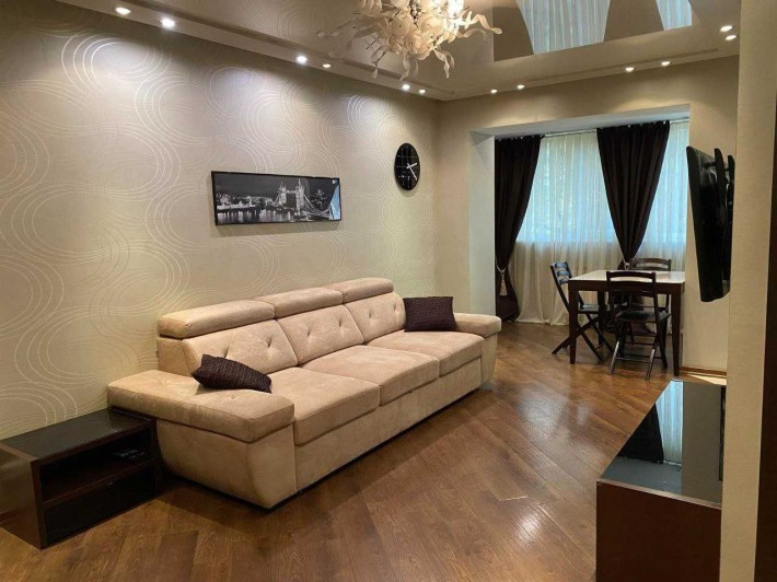 Продам 3к квартиру с дизайнерским ремонтом, м. Ботсад 5 мин. - фото 1