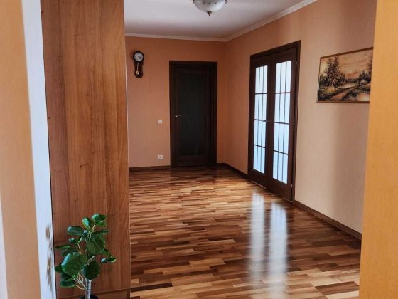 БЕЗ %! Простора 4 кімнатна з ремонтом. Солом'янська площа. Киев