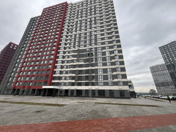 Без комісіі.  1 кім. Варшавський  3, 12пов. 44 кв.м.планування 1С5 Киев