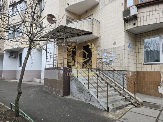 Продаж затишної 2-кімнатної квартири біля метро Лук'янівська