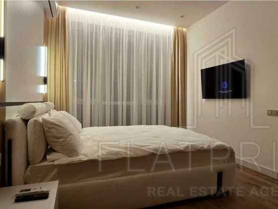 Золоті/Ворота/Центр/Дизайнерська квартира/середній поверх/історичний Київ