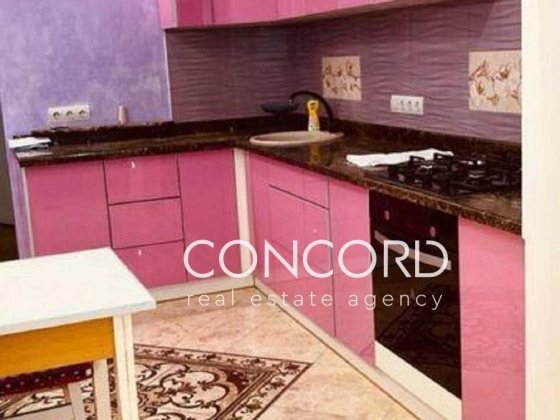 Продам двокімнатну квартиру. Симиренка вул., 25-А