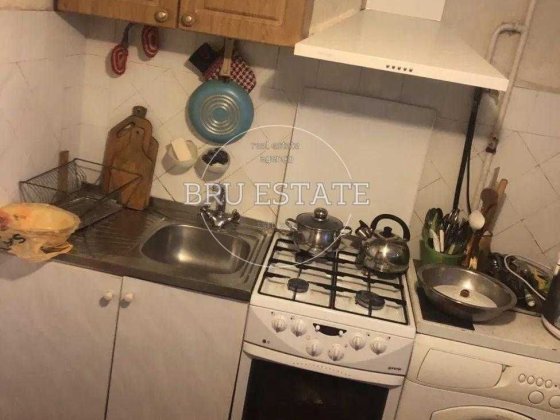 Продам дешево 3к квартиру Борщагівка б-р Кольцова м Житомирська