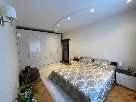 Продаж від власника 3-х кімнатної квартири по вул. Ґарета Джонса 6