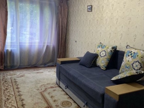 Метро Сирець, вулиця Бакинська 37