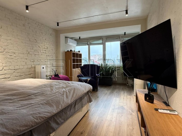 Продаж 1-к квартири з дизайнерським ремонтом, вул. О. Кониського 83 - фото 1