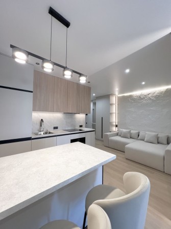 Світла дизайнерська квартира ремонтом Варшавський Плюс - фото 1