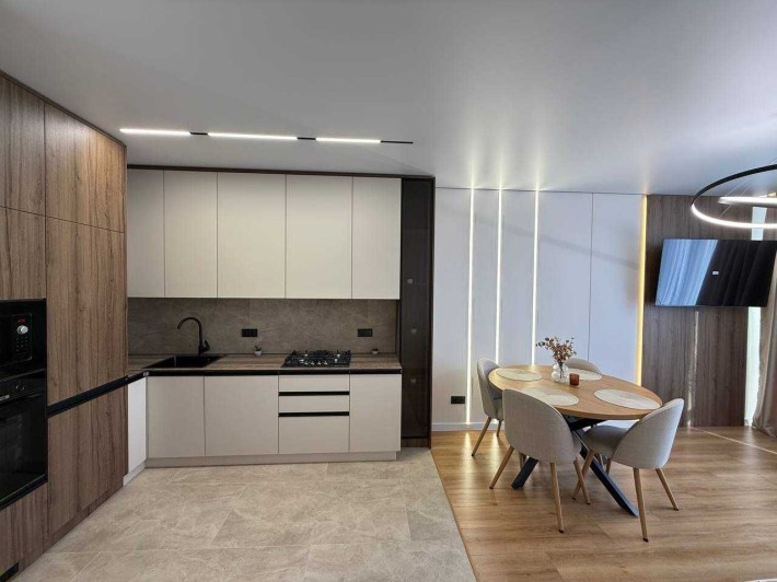 Продаж нової квартири з ремонтом в ЖК Аурум Спарк, вул.Навроцького - фото 1