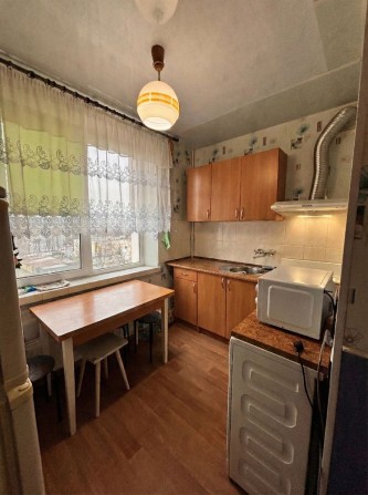 Продам 1к.27м2 Защитников Украины (м.Спортивная, Молочная 5) - фото 1