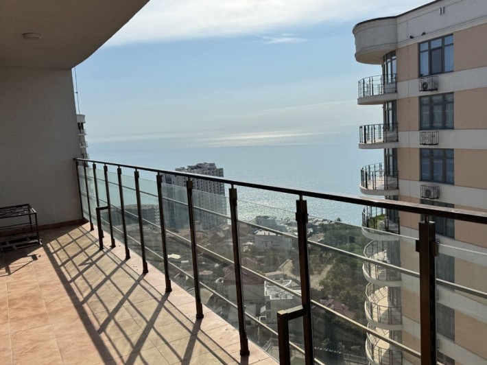 Видовая квартира с терассой на Каманина! Супер цена! - фото 1