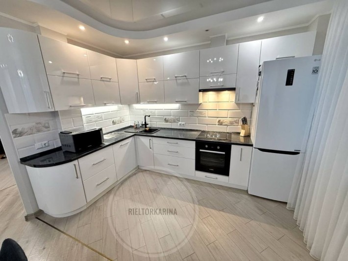 Продажа 3к квартиры/ Жк Ривьера 90м2 - фото 1