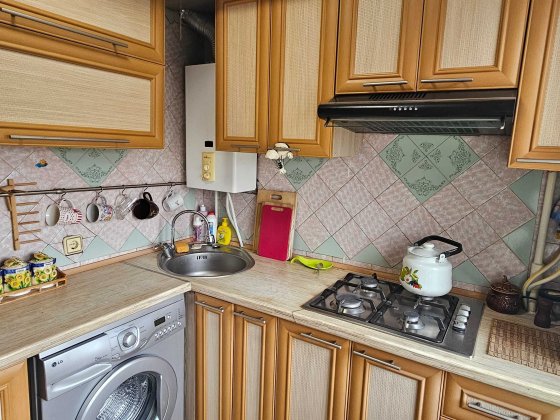 Продається 3-кімнатна квартира у мкр "Заводський" Николаев