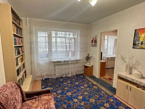 Продам простору трьохкімнатну квартиру на Площі Перемоги. Миколаїв