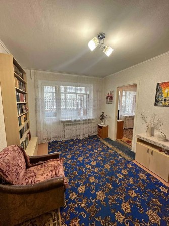 Продам простору трьохкімнатну квартиру на Площі Перемоги. - фото 1