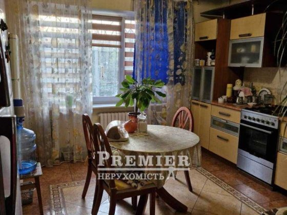 Продам 2-комнатную квартиру 73 м², с ремонтом. Таирова Одесса