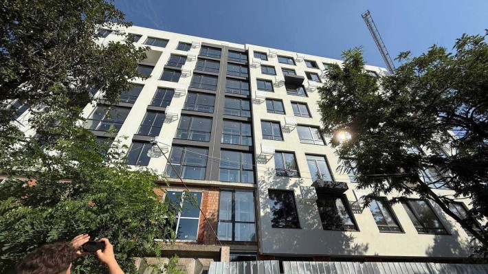 БЕЗ КОМІСІЇ, Бузковий 2, 2кім. квартира 75 м.кв. Навроцького - Зелена - фото 1