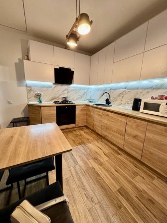 Продаж 2-кім. квартири 63.6 м2, в заселеній новобудові вул Стрийська - фото 1