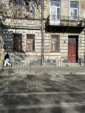 3-х Кімнатна квартира в Центрі міста ( можна під комерцію) - фото 1