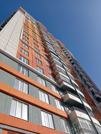 Продам 1 к квартиру в ЖК " Четыре сезона" дом. - фото 1