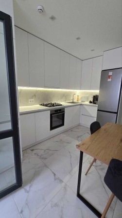 Продаж 1 кімнатної квартири в зданій та заселеній новобудові - фото 1