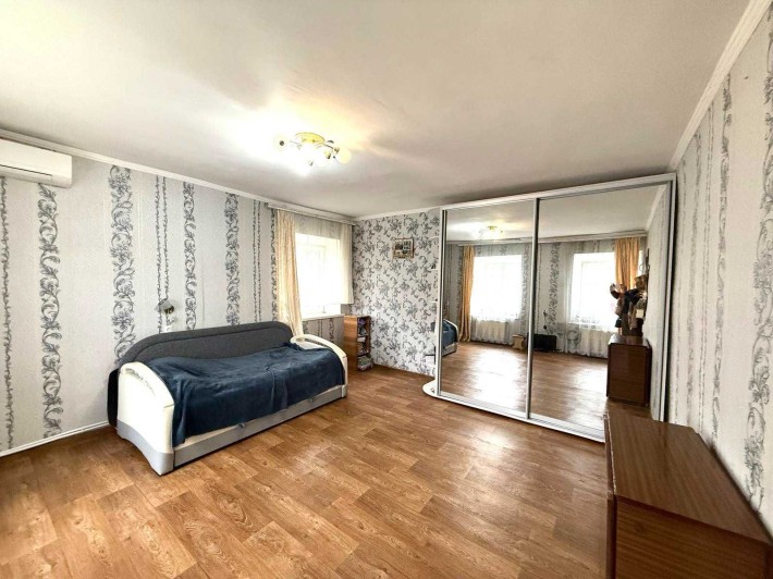 Продаю двокімнатну квартиру на землі. Центр.  Фасад. Жилкоп - фото 1