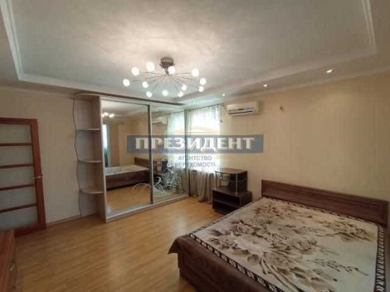 3 комнатная квартира ул. Владислава Бувалкина Одесса