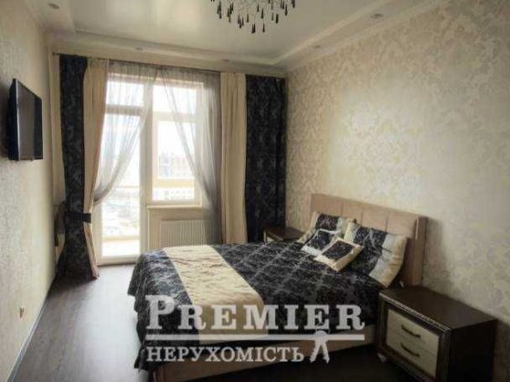 Продам 1 кімнатну квартиру з ремонтом на Марсельскій. Одесса