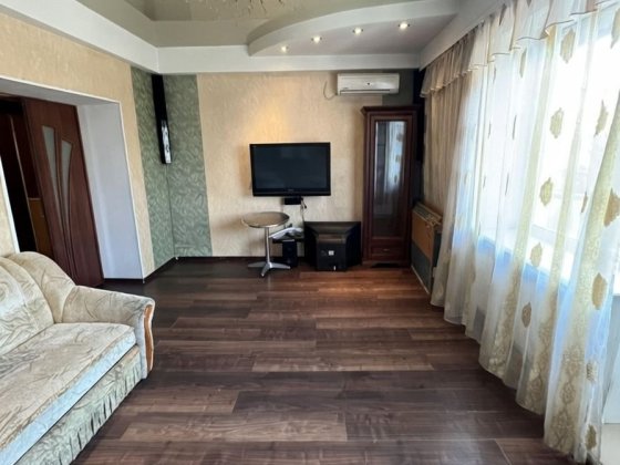 3х кімнатна  Сталінка біля автовокзала 60 м.Власне опалення,ремонт! Одеса