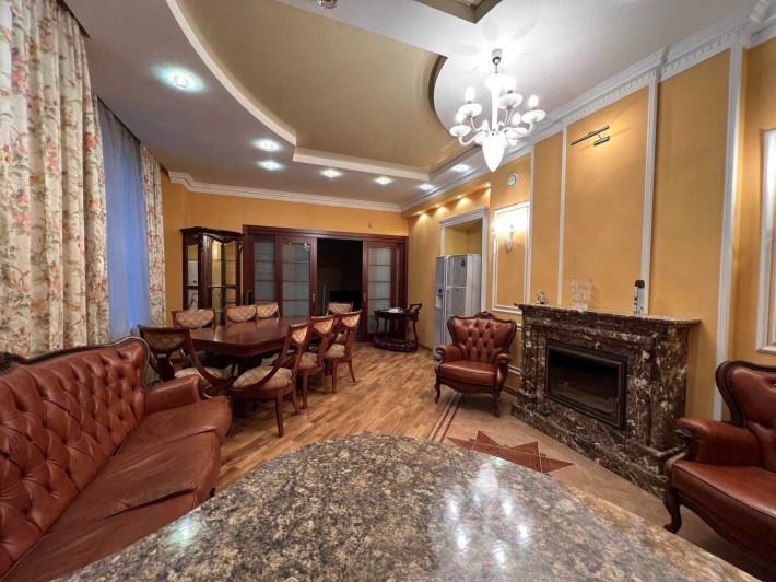 Продаж ексклюзивної квартири  вул.Івана Франка Тихий Центр , - фото 1