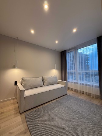 Продам 2х кім.квартиру з ремонтом в новобудові - фото 1