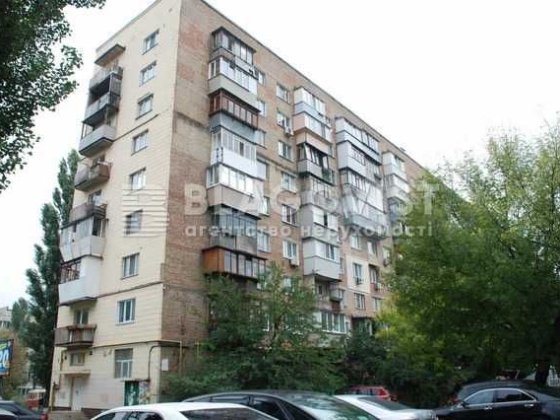 Продам 2 к квартиру Кирилівська 117 Поділ