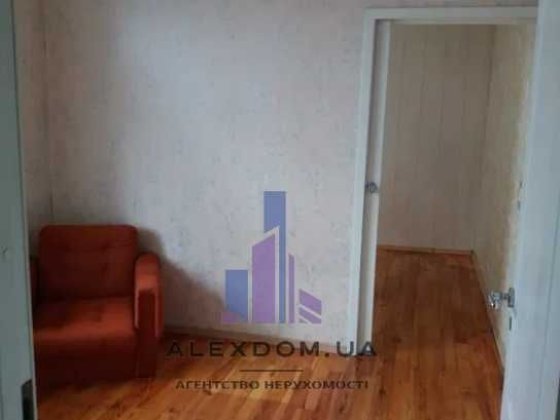 Продаж 2к квартири(перероблена у 3к квартиру) вул. Чумака 13