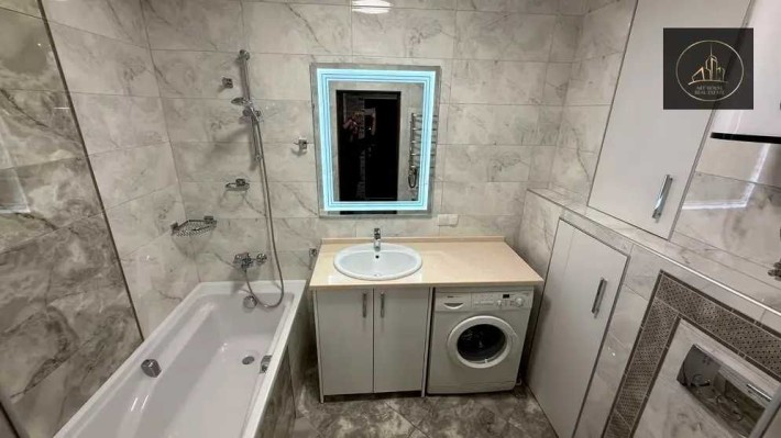 Продається сучасна 1-кімнатна квартира з видом на парк у Києві! - фото 1