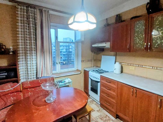 Продам 3к квартира 5хв від метро КПІ, 71 кв.м., 89000 у.о.