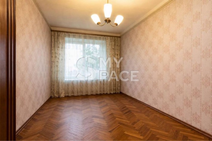 Галицька площа Центр Ідеальний варіант 3-к під  Ваш вишуканний ремонт - фото 1