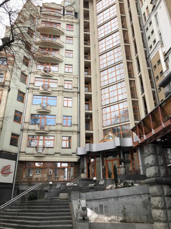 Продам 2-х кімнатну в центрі. б-р. Т. Шевченко, 11 - фото 1