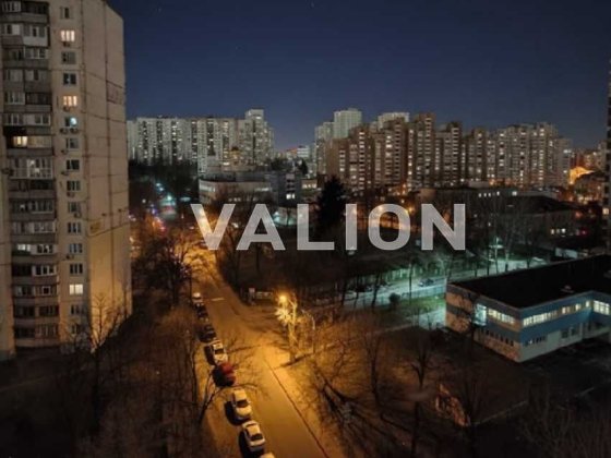 Продам 3 кім. квартиру 68м2  Скрипника 7. м.Вокзальна