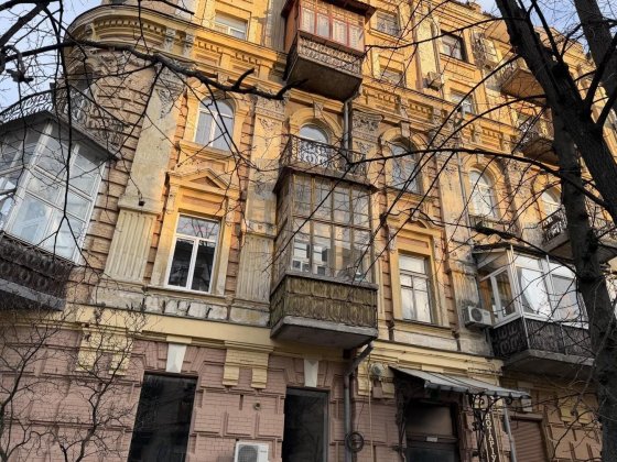 Продаж 3-кімнатної квартири Метро Університет Театральна Хрещатик Київ