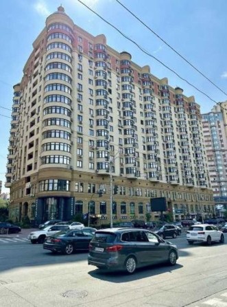 Продам 1 кімнатну квартиру в центрі Києва  вул.Чорновола 27 - фото 1