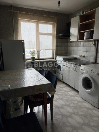 Продам 3 кім 57.6 кв метрів  вул Ушинського 6  Солом'янський район - фото 1