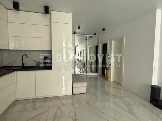 Продам стильну 1-кімнатну квартиру на  вул. Липківського 37б! Київ