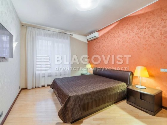 Продається 3к квартира вул Дмитрівська 69 Шевченківський  район