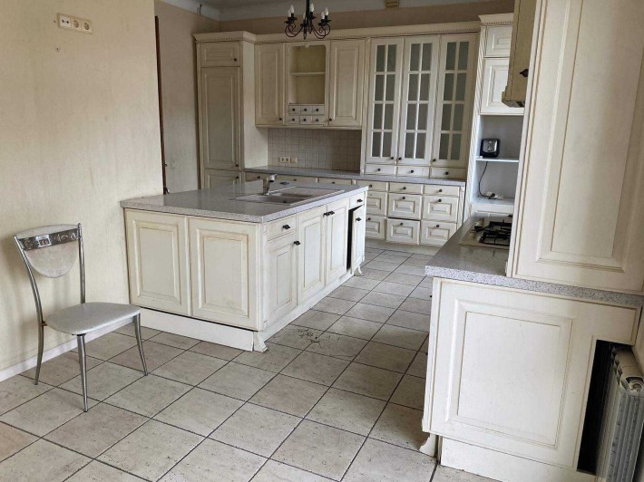 Олександра Кониського 74, 5 кімнатна квартира 200 м.кв. - фото 1